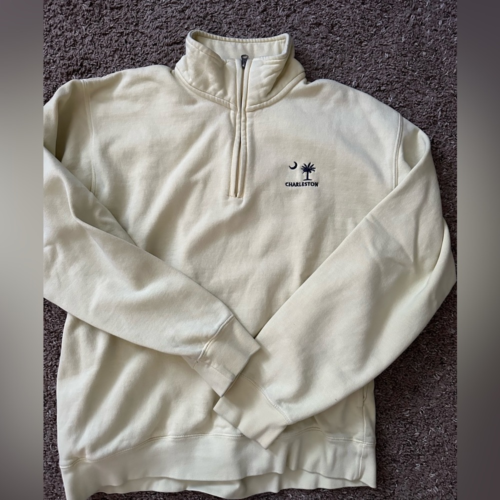 Pale Yellow Charleston SC size medium 1/4 zip w/POCKETS